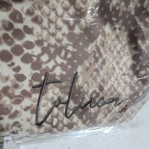 New Toluca accessory/ makeup bag with 2 scrunchies